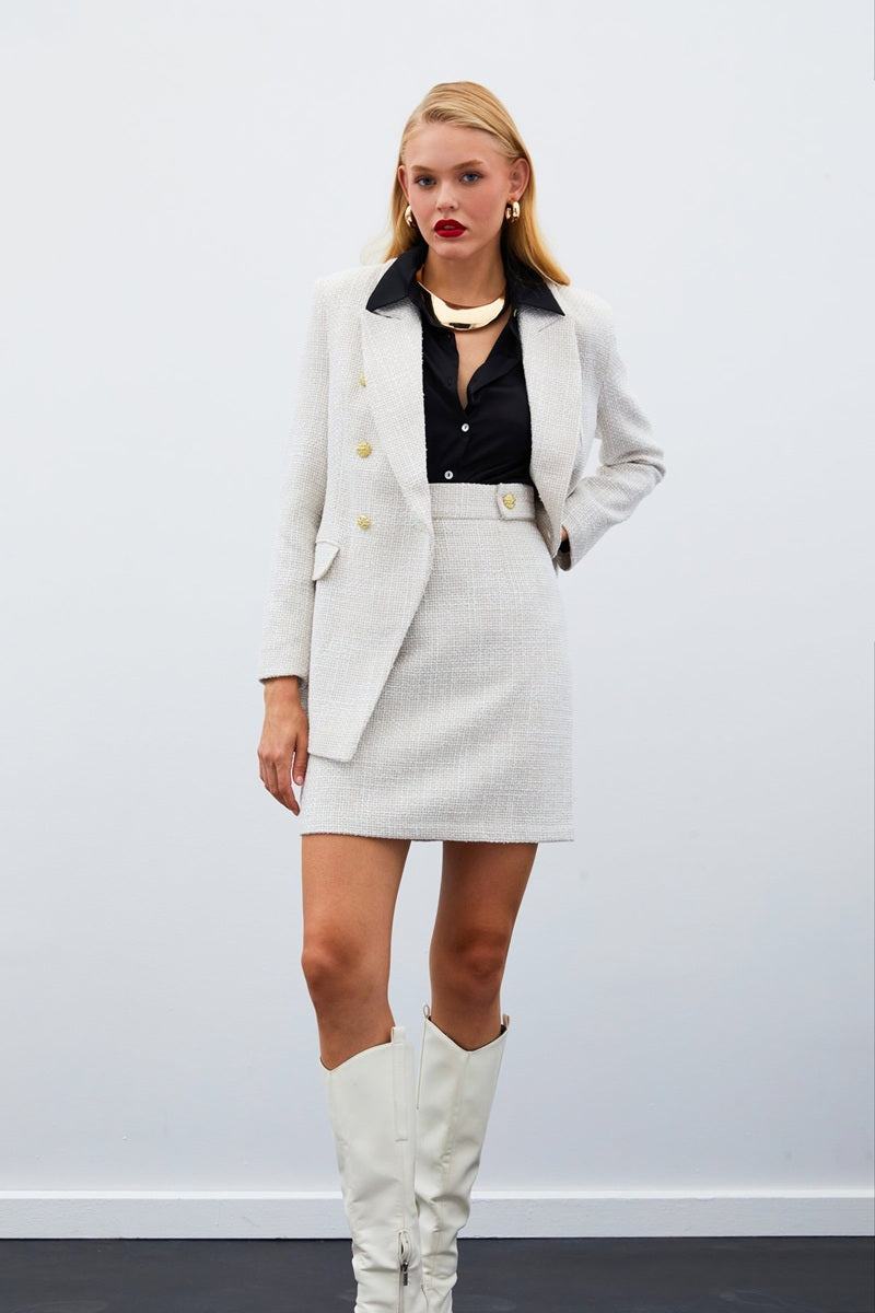 Елегантен туид комплект от пола и сако в екрю